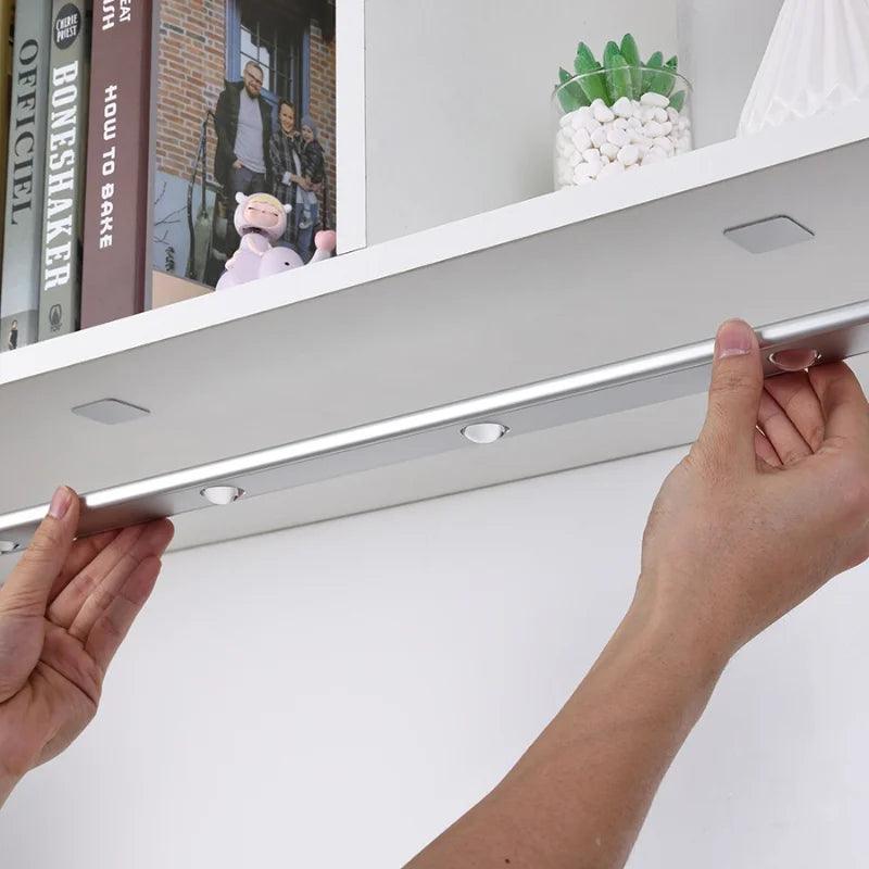 Lâmpada LED Magnética com Sensor de Movimento - Allure Place